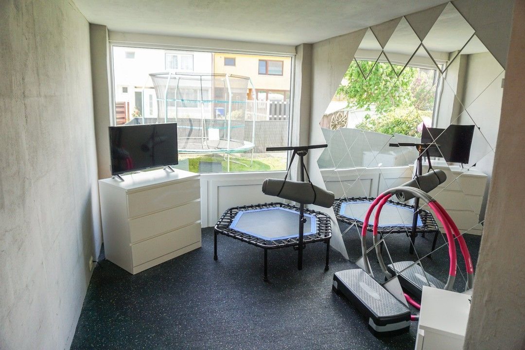 Arbeitszimmer (EG)