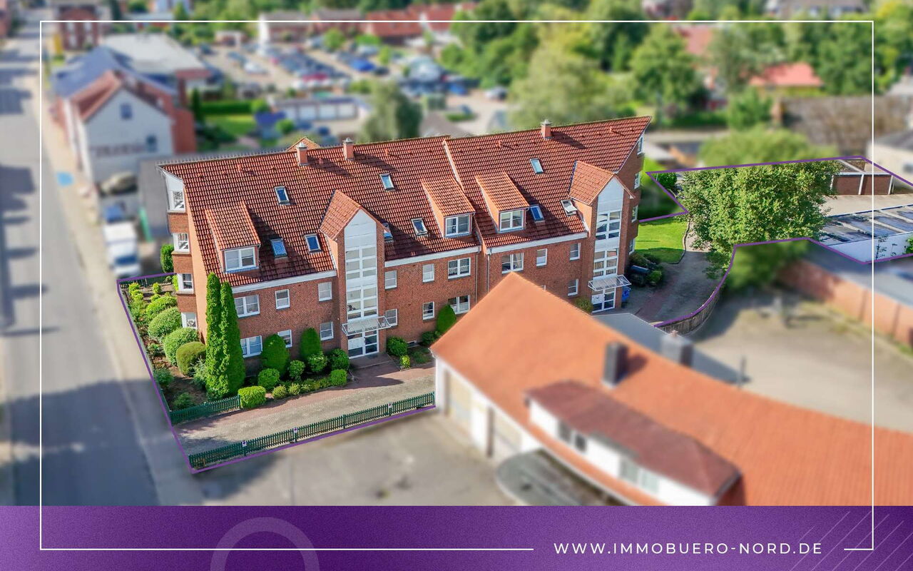 Mehrfamilienhaus mit Garagen
