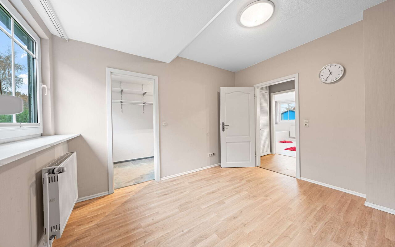 Elternschlafzimmer mit Ankleide